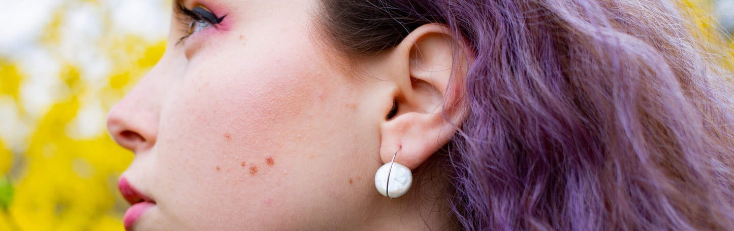 Triangle Ring with White Fresh Water Pearl Coin
