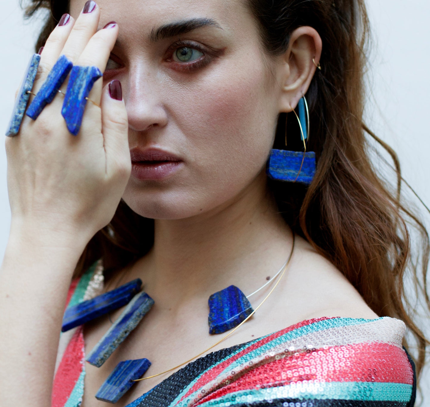 Round Neckwire with Large Lapis Lazuli