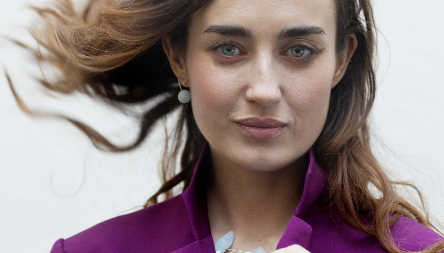 Asymmetric Neckwire with hand-cut Gemstones