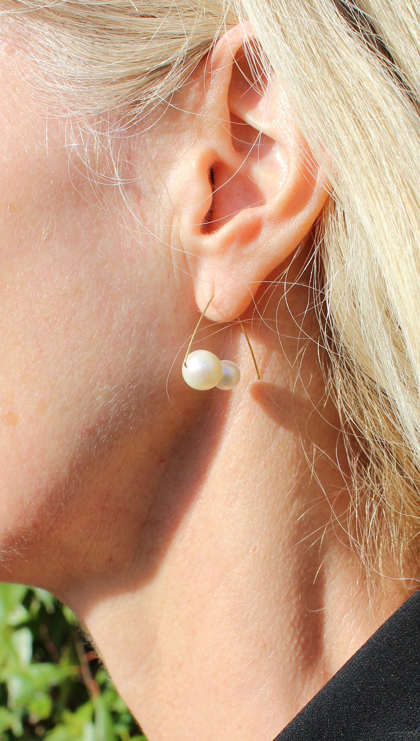 Petite Triangle Lobe Huggers with Round Freshwater Pearls (7mm, 9mm)