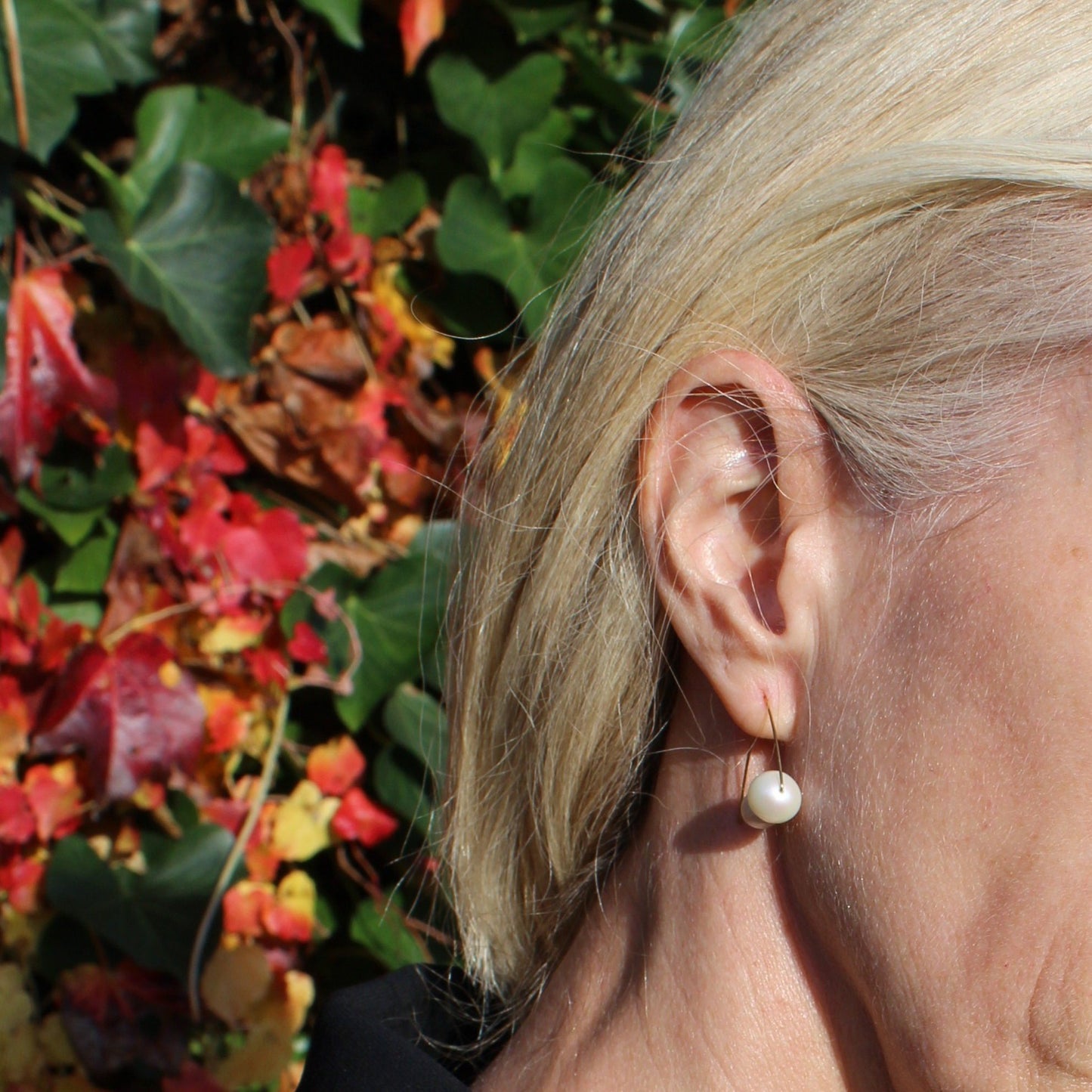 Petite Triangle Lobe Huggers with Round Freshwater Pearls (7mm, 9mm)