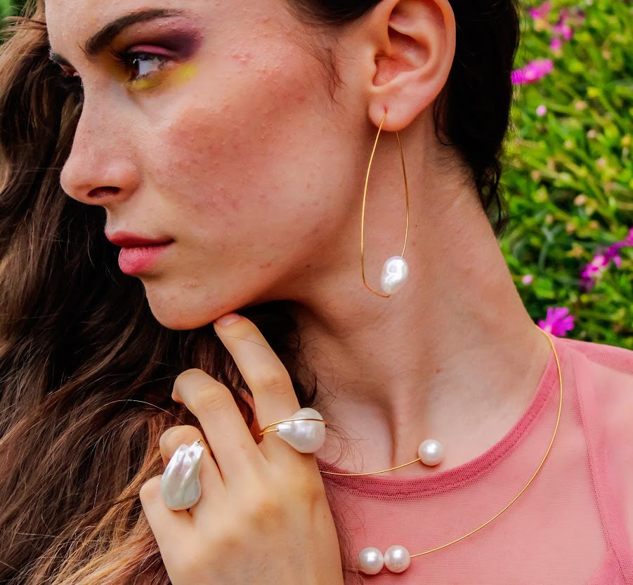Neckwire with White Freshwater Pearl and Chunky Hand Faceted Gemstone