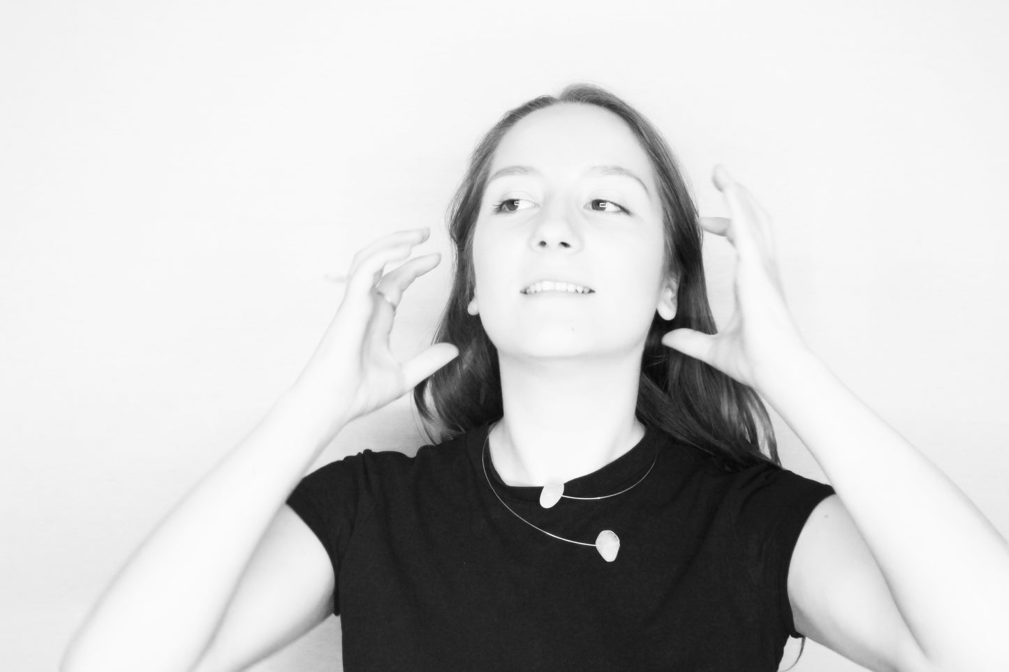 Asymmetric Neckwires with hand-cut gemstones