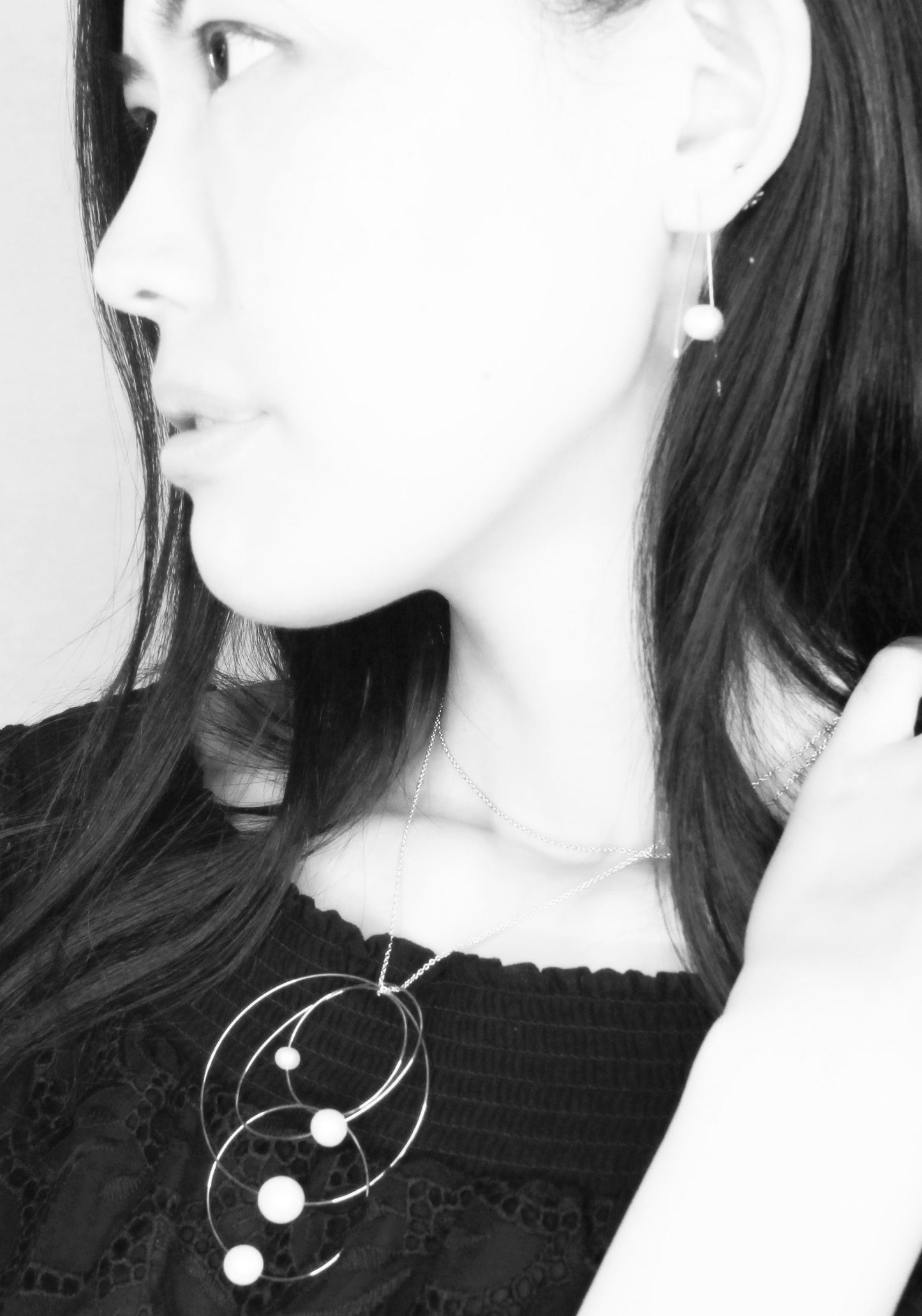 'Morph It' Necklace with Round Freshwater Pearl