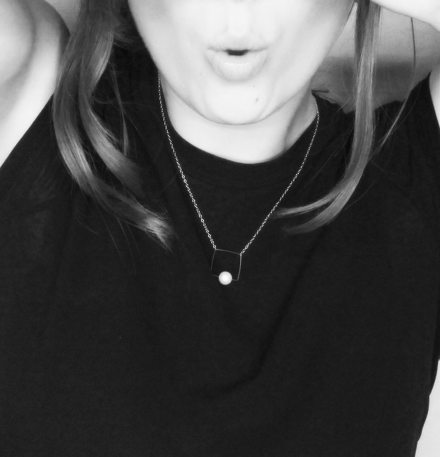 Medium Oval Pendant Necklace with Round Freshwater Pearl