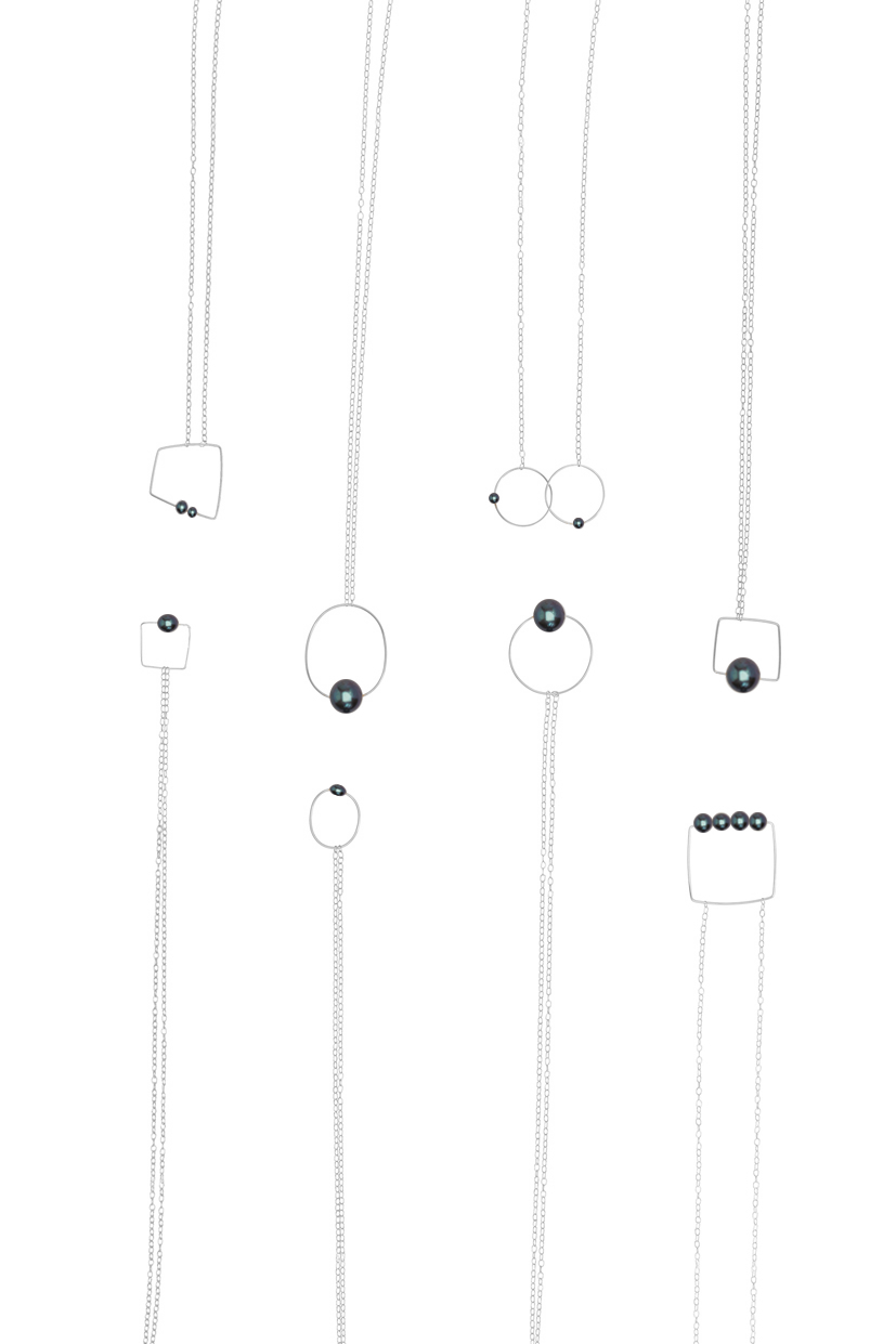 Medium Circle Pendant Necklace with Round Freshwater Pearl