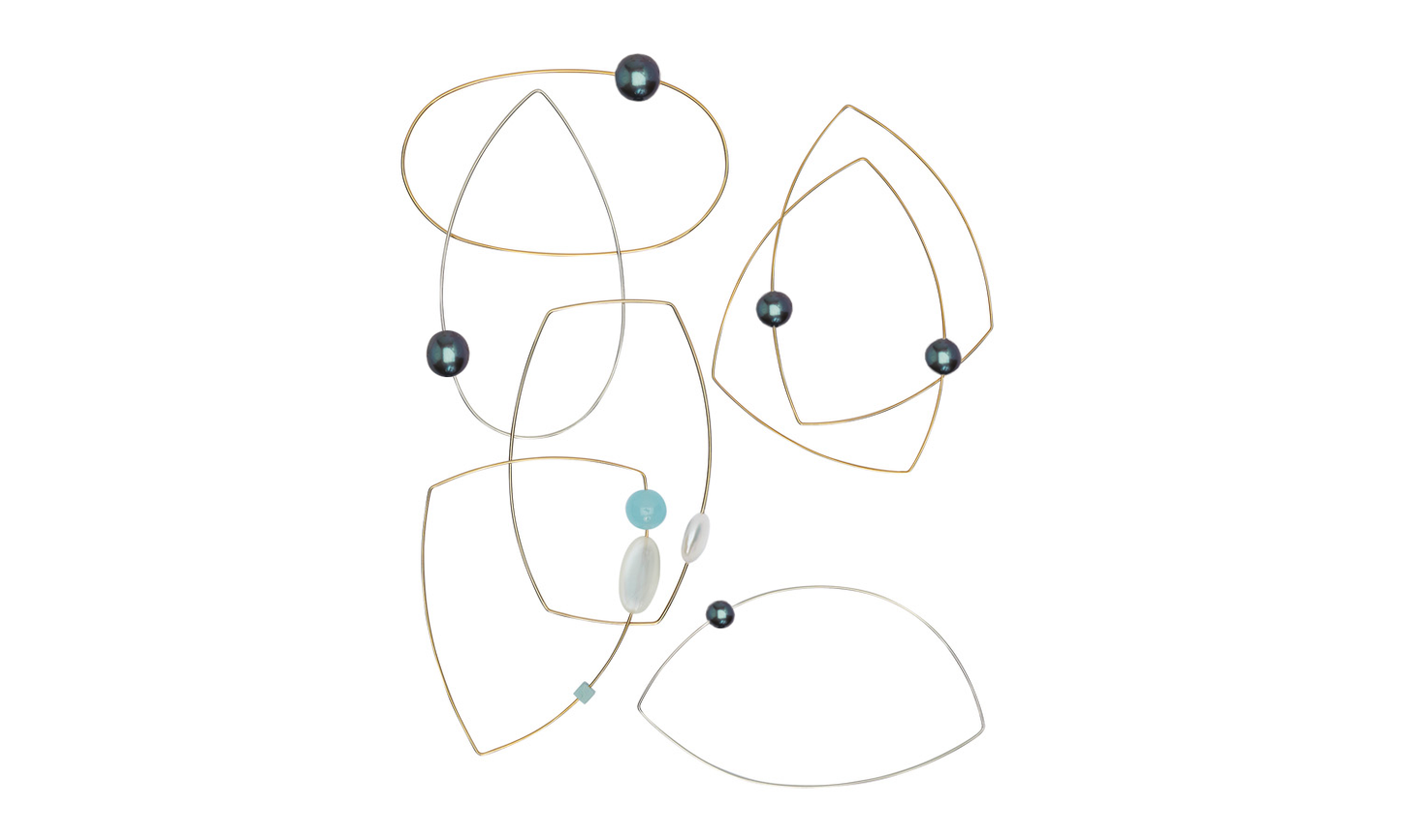 Pointed Curve Bangle with Round Freshwater Pearl