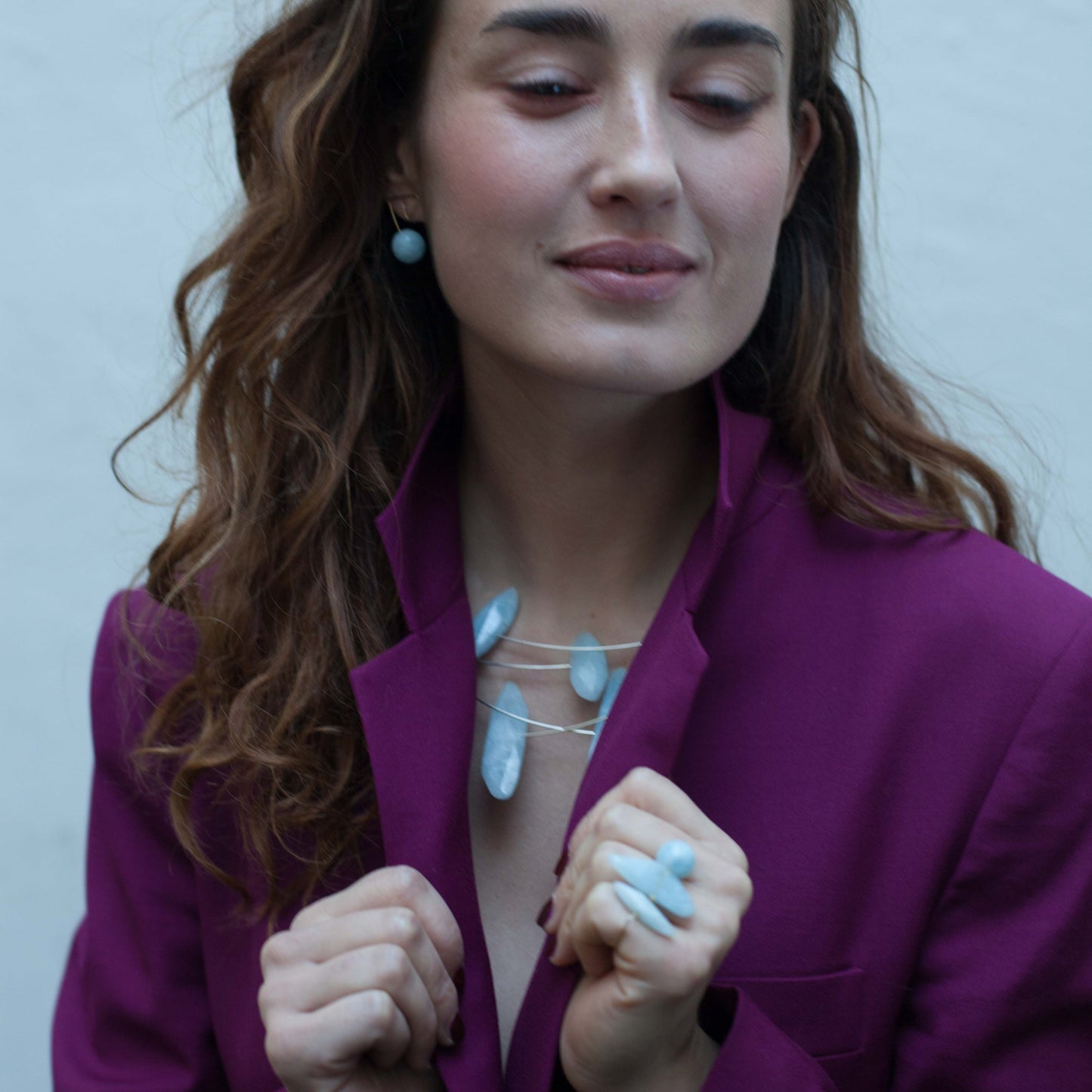 Asymmetric Neckwire with hand-cut Gemstones